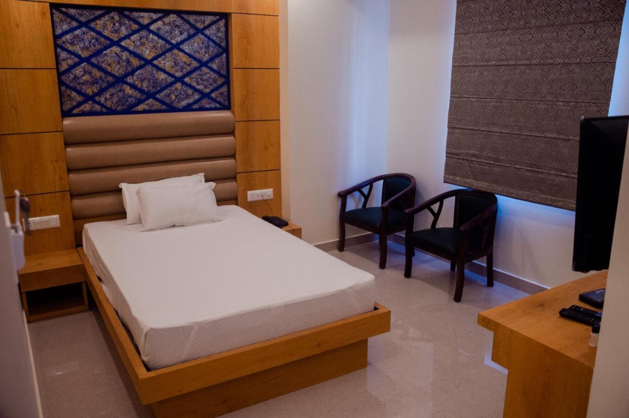 Hotel Grand Lotus Dimāpur Extérieur photo