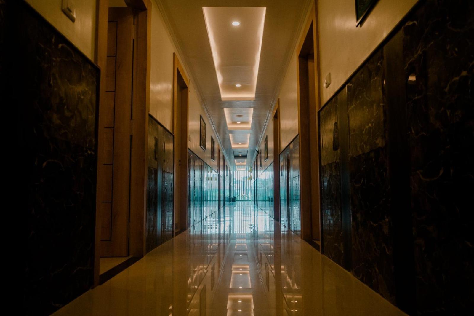 Hotel Grand Lotus Dimāpur Extérieur photo