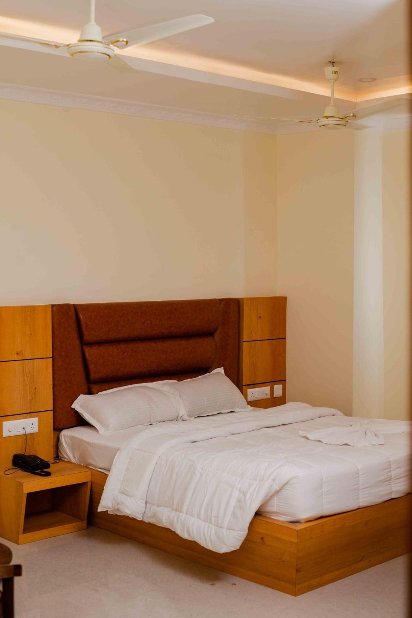 Hotel Grand Lotus Dimāpur Extérieur photo